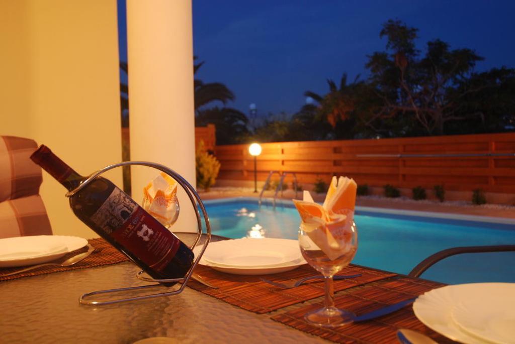 Villa Vista Paphos Eksteriør billede